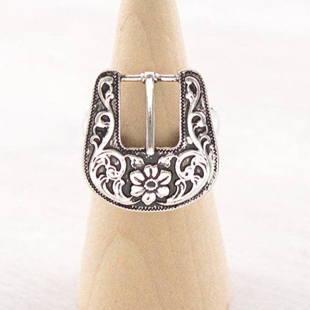 TIPI Floral Western Buckle Stretch Ring – Silver Tone